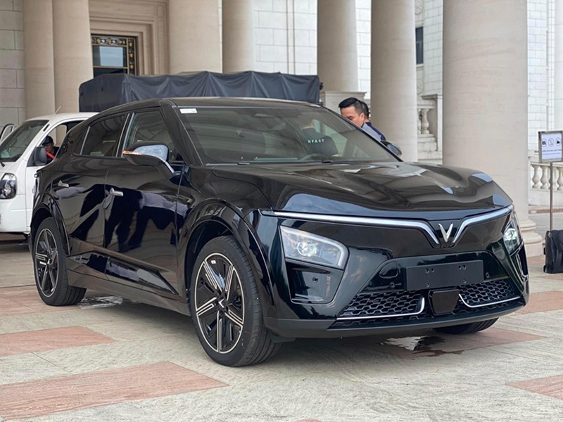 Vinfast VF7 Eco